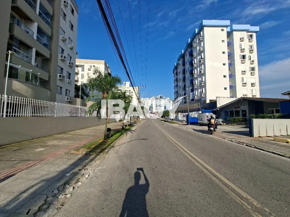 Apartamento amueblado de 3 dormitorios con suite — photo 22