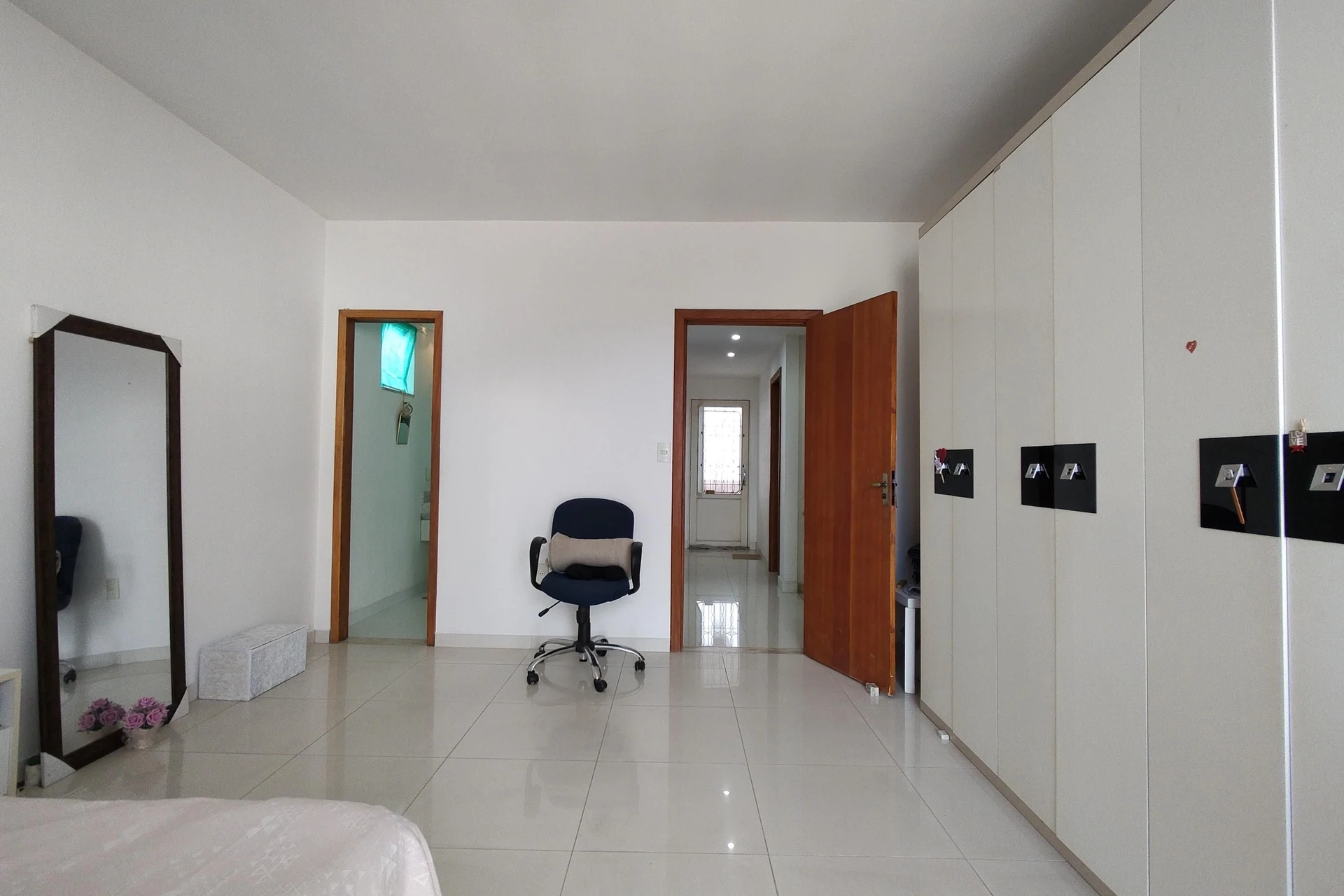 Vista a la montaña y 5 dormitorios: casa de 900 m² — photo 19