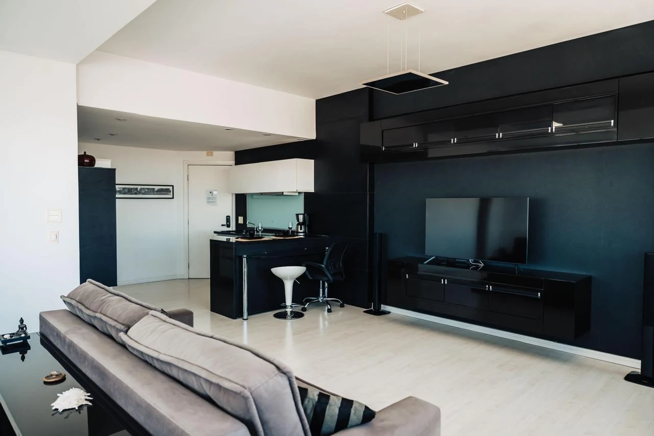 65 m² apartment with a bathtub and floor-to-ceiling windows — photo 8