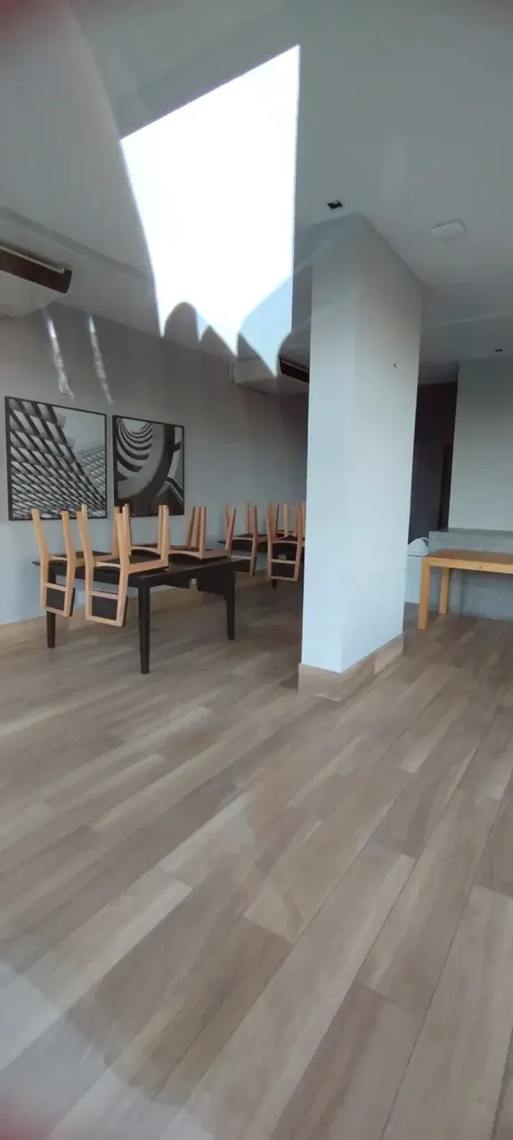 Unfurnished 2-bedroom apartment with open-plan kitchen — photo 17
