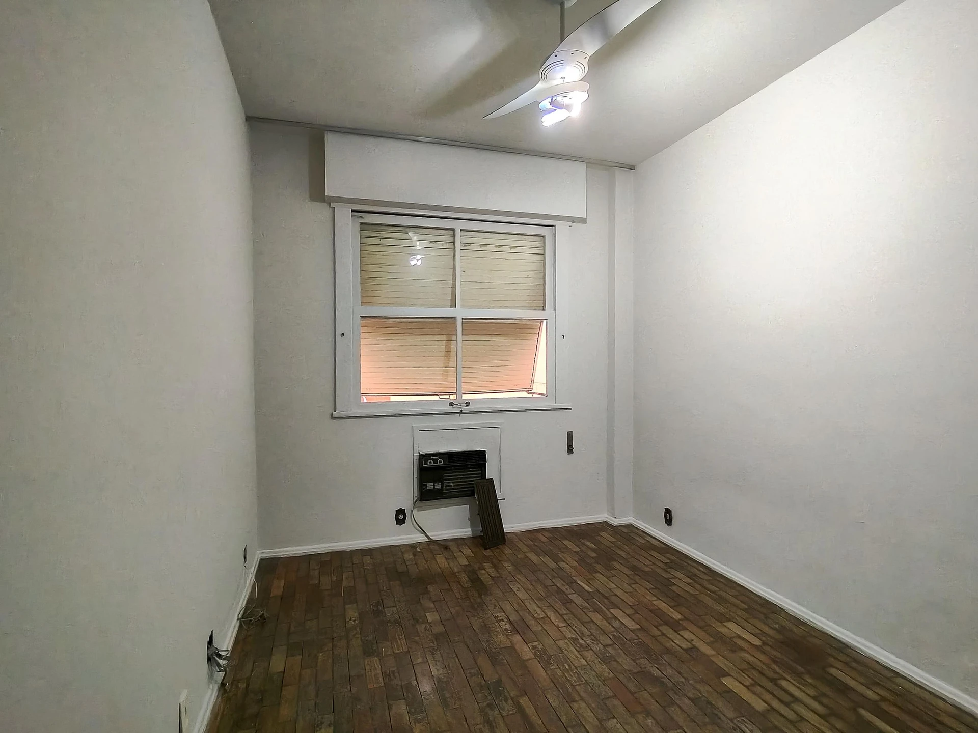 Furnished 4-bedroom apartment with 3 bathrooms — photo 45