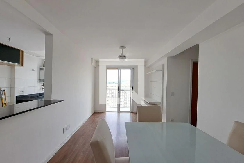 2-bedroom apartment with a home office