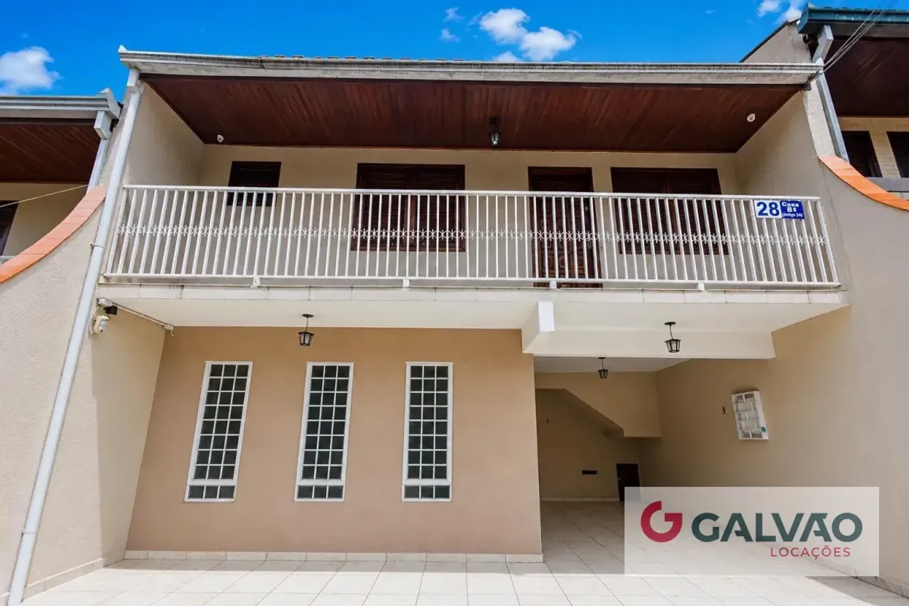 Two-story house with fitted kitchen and 2 parking spots — photo 3