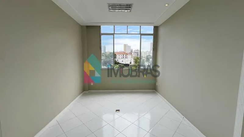 One-bedroom apartment with a park view — photo 14