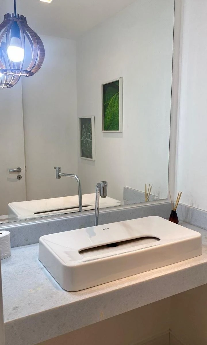 Furnished 145 m² apartment with 4 bedrooms and 2 parking spots — photo 16