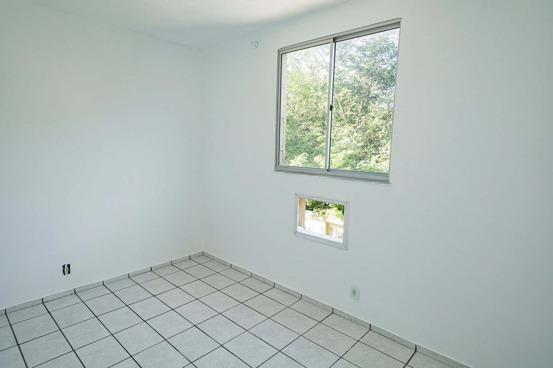 2-bedroom furnished apartment with 1 parking space