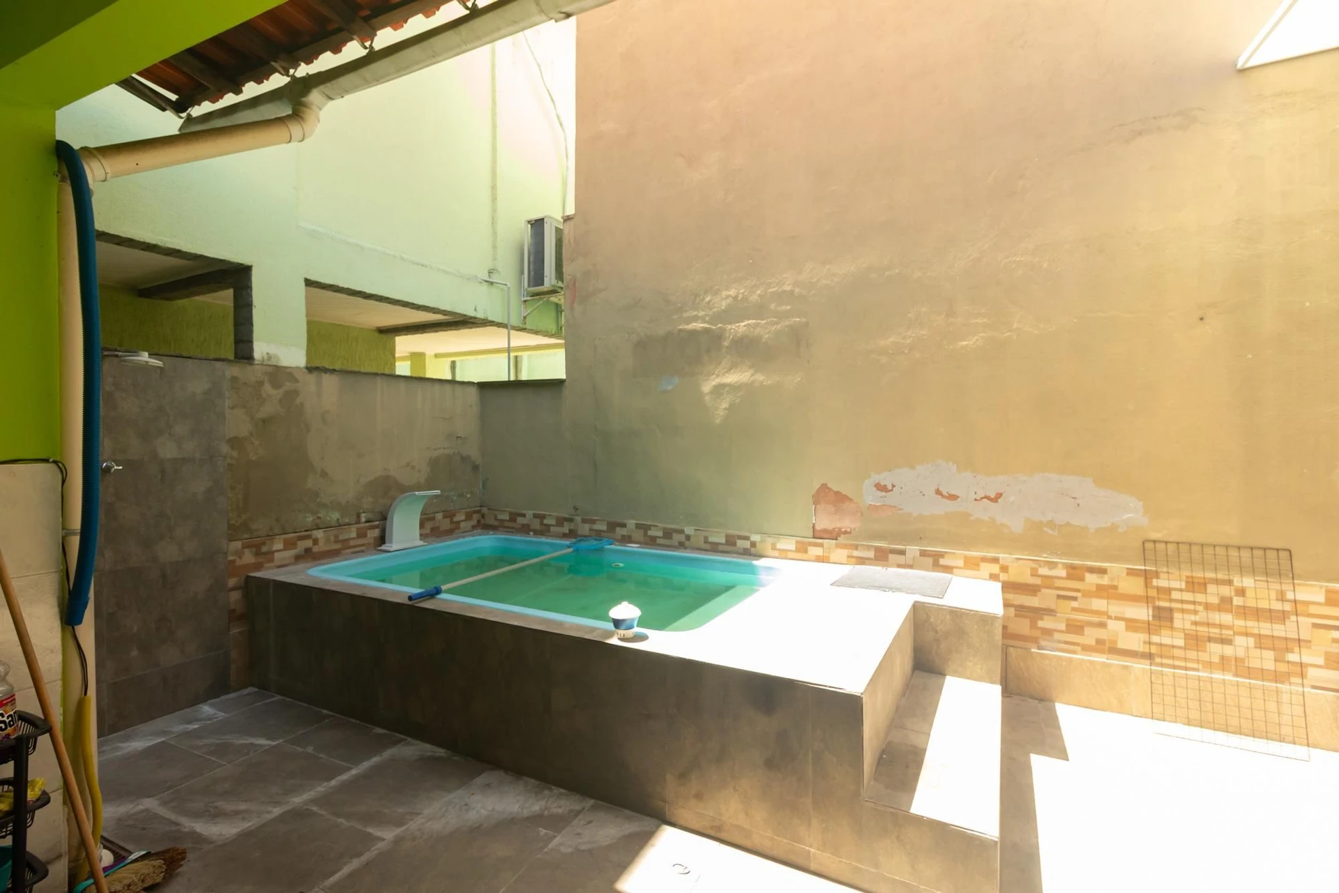 Casa amueblada de 2 dormitorios con parrilla en el balcón — photo 16