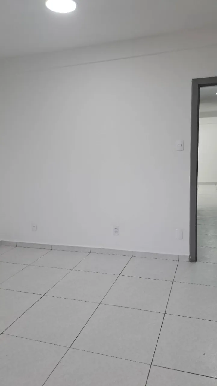 2-bedroom apartment in a building with a gym — photo 15