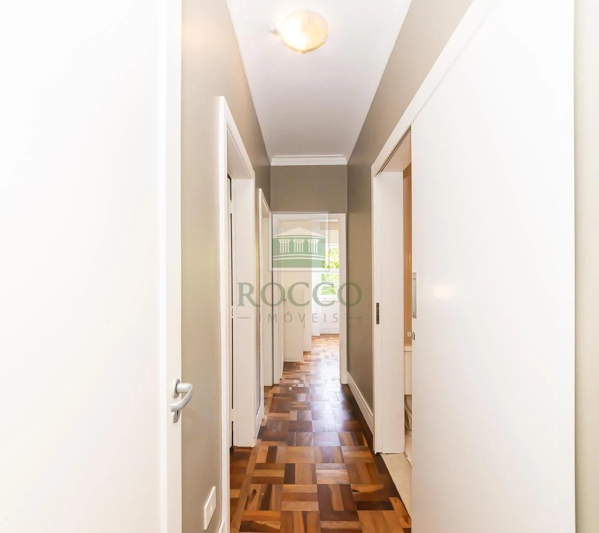 3-bedroom apartment with a washing machine in Curitiba — photo 25