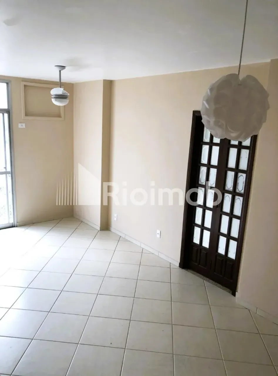 2-bedroom apartment in a building with a pool — photo 17