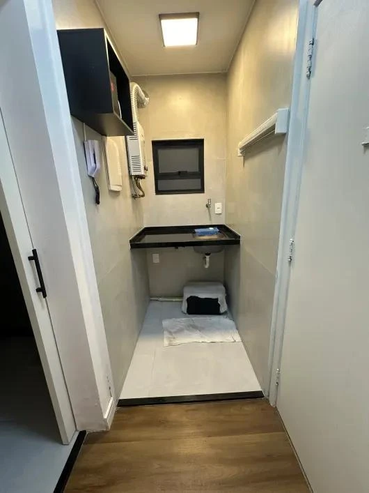 Apartamento mobiliado de 1 quarto com cozinha integrada — photo 4