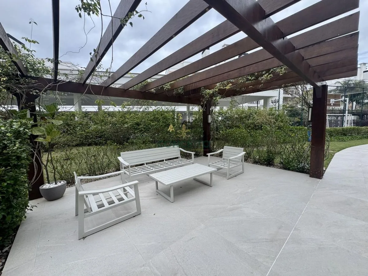 Unfurnished 154 m² apartment with a private garden — photo 39