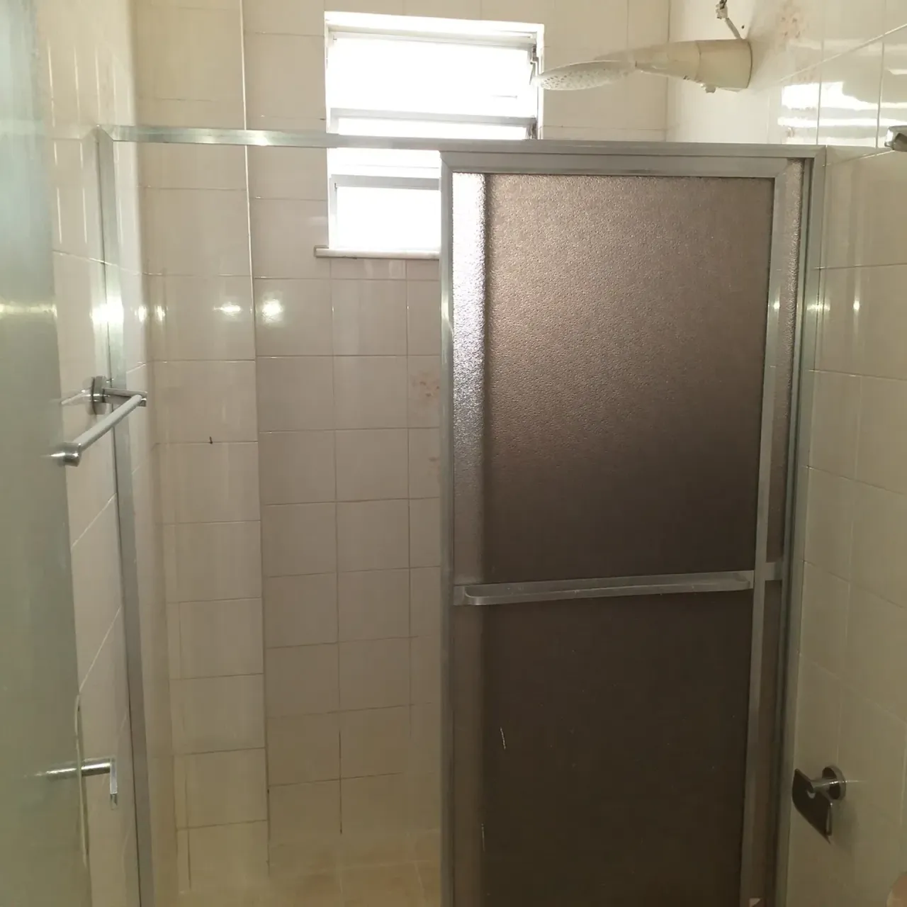 60 m² apartment with 2 bedrooms and a glass shower — photo 13
