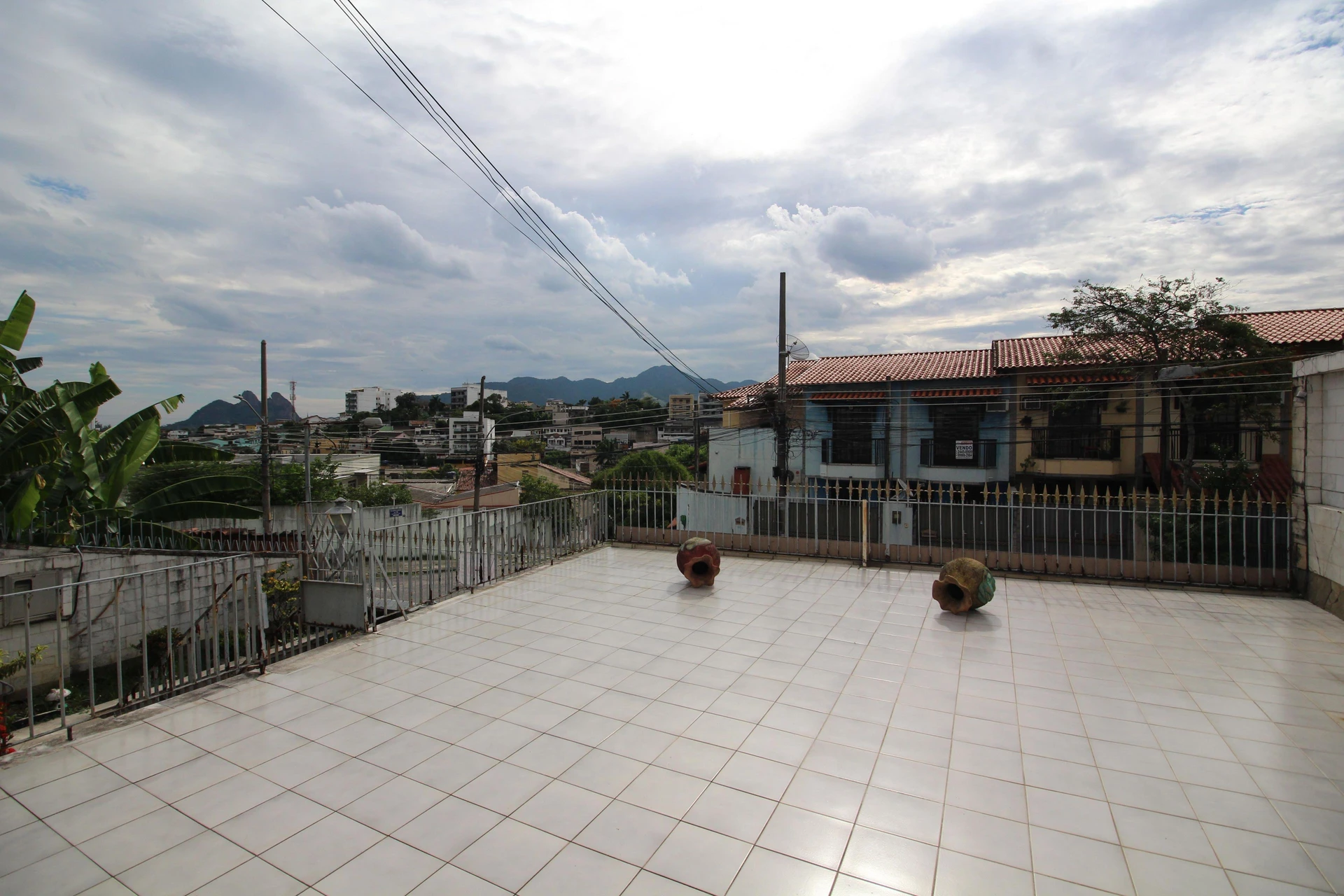 Furnished 3-bedroom house with a private garden — photo 37
