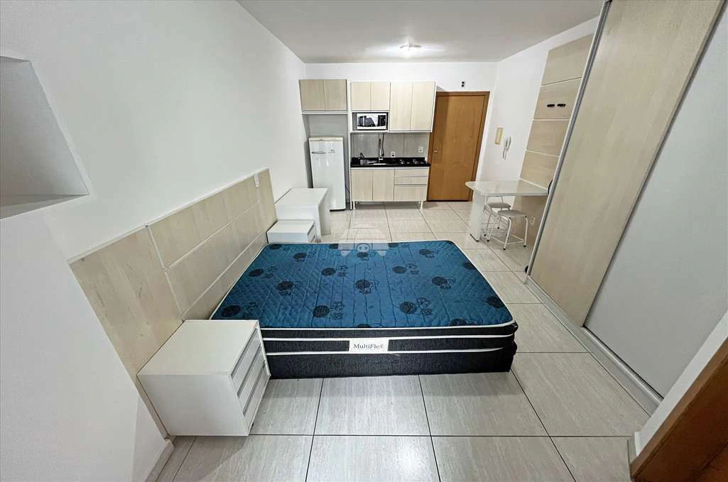 Furnished 37 m² 1-bedroom with a gas kitchenette — photo 2