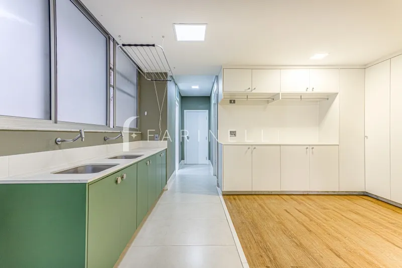 Floor-to-ceiling windows in a 3-bedroom apartment, 465 m² — photo 24
