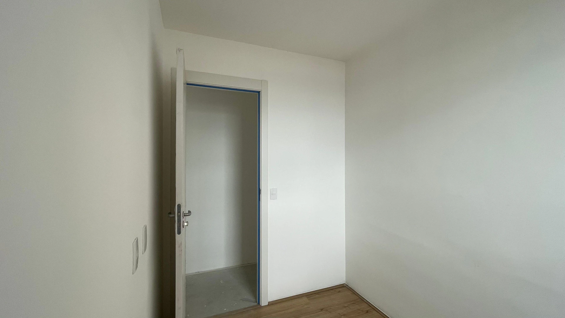 Floor-to-ceiling windows in a 2-bedroom apartment, 45 m² — photo 59