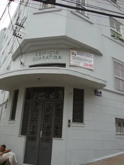 Studio sem mobília com 1 quarto e 1 banheiro