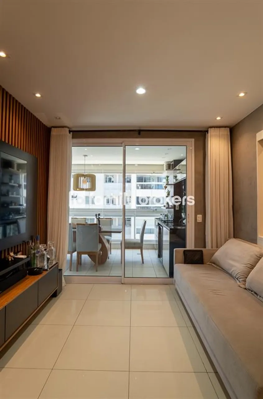 2 quartos e varanda envidraçada: apartamento de 86 m² — photo 2