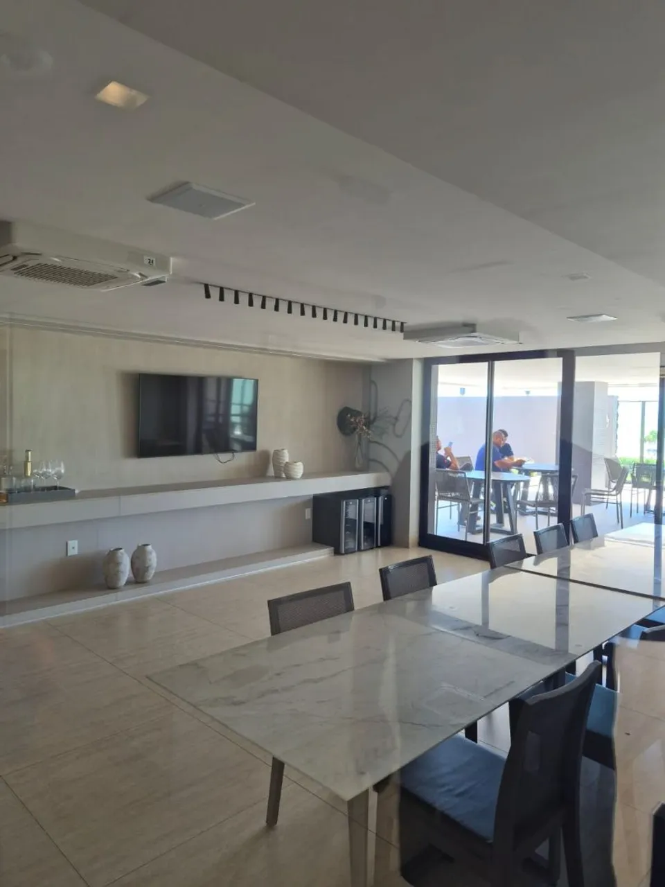 Furnished 2-bedroom apartment with balcony — photo 9
