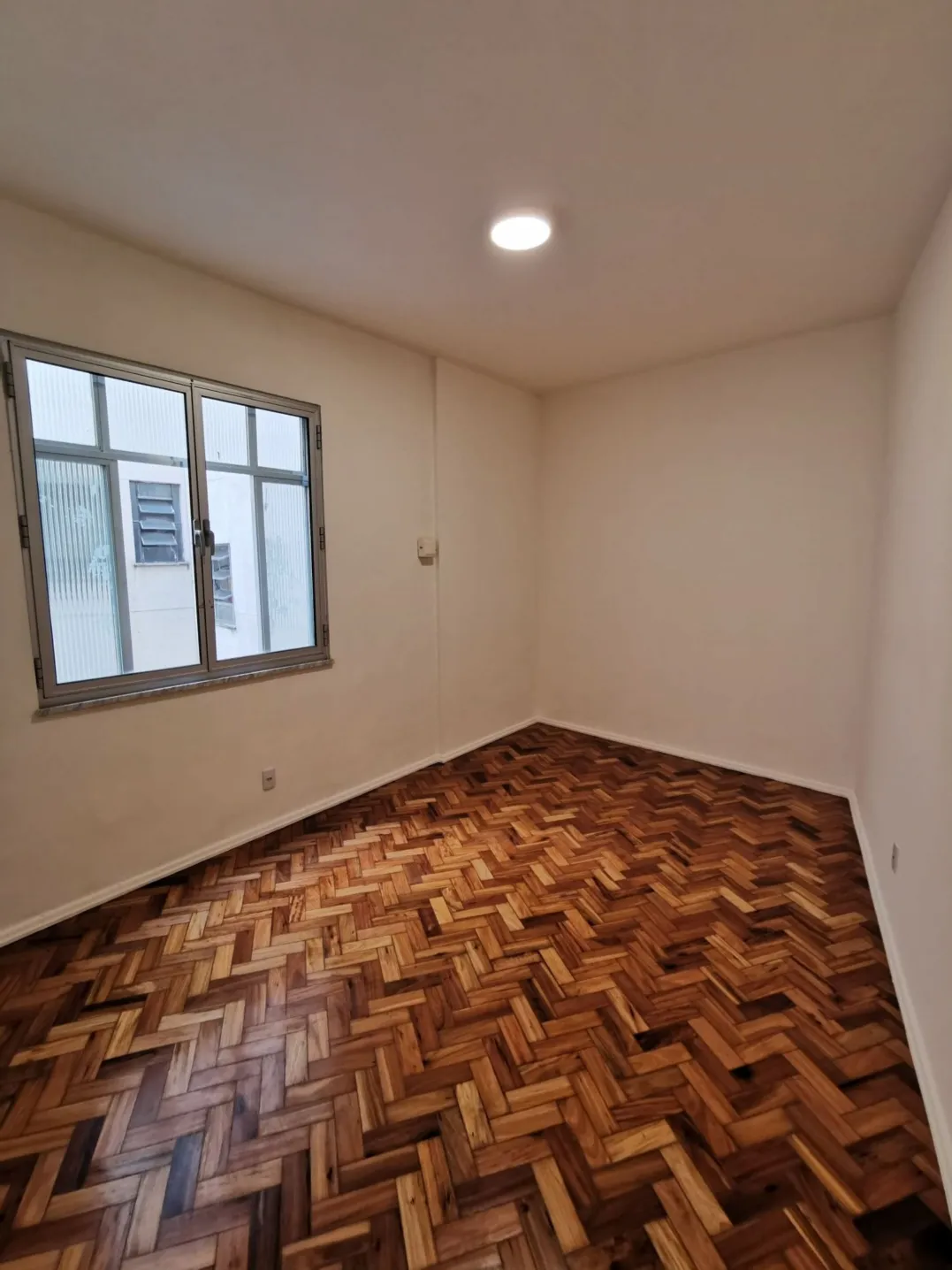 6th-floor apartment with 3 bedrooms and 2 bathrooms — photo 7