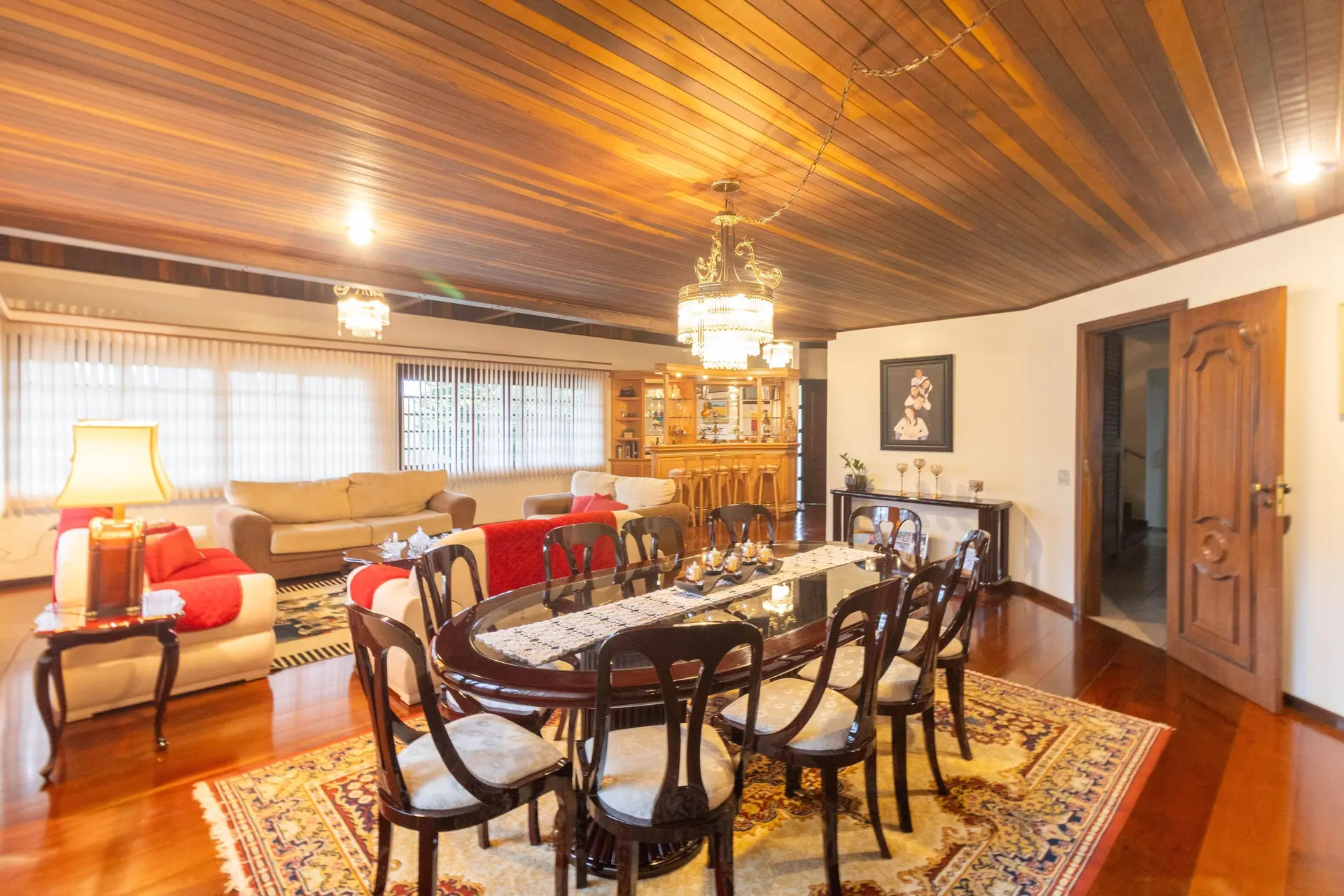 4-bedroom house with a dishwasher
