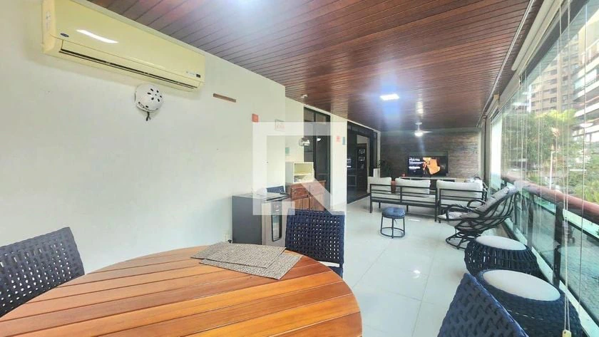 Home office in a 4-bedroom apartment, 220 m² — photo 4