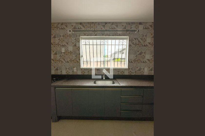 4-bedroom house, 3 with their own bathrooms, 194 m² — photo 11