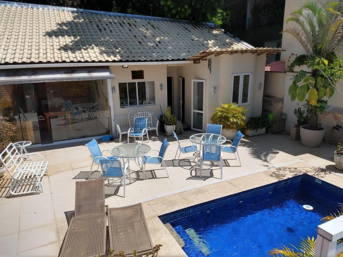 Casa mobiliada com 6 quartos e piscina aberta compartilhada — photo 8