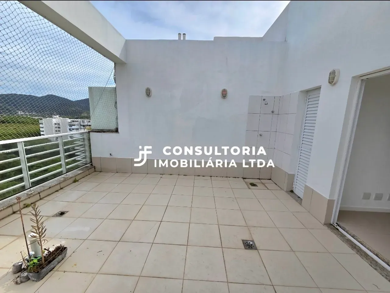 Unfurnished apartment with air conditioning and 3 bedrooms — photo 37