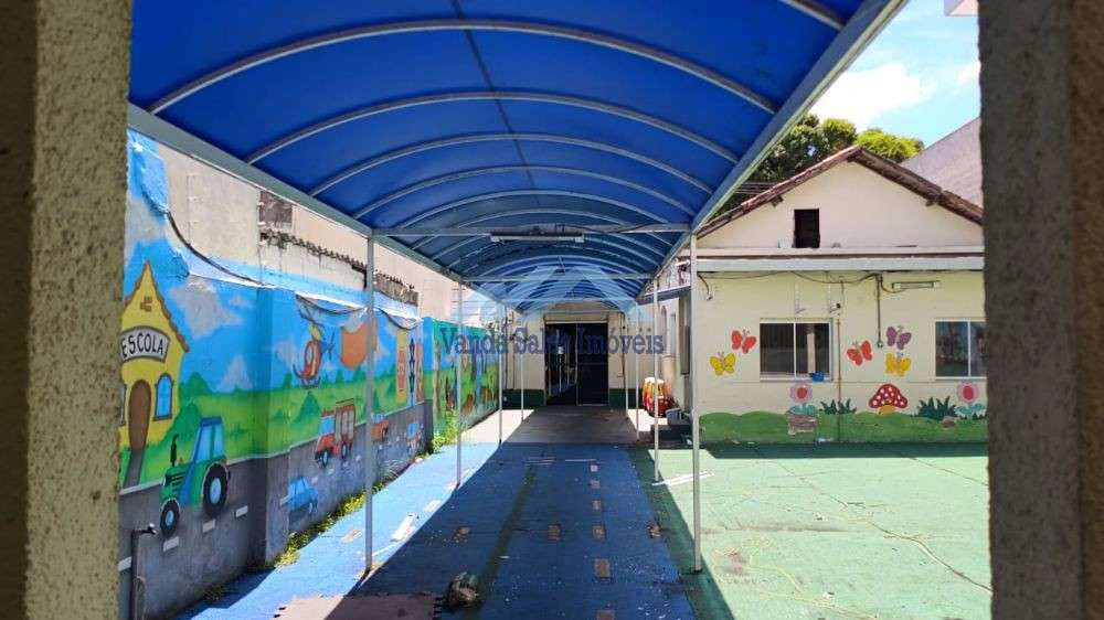 Casa de 4 quartos com 540 m² e varanda — photo 11