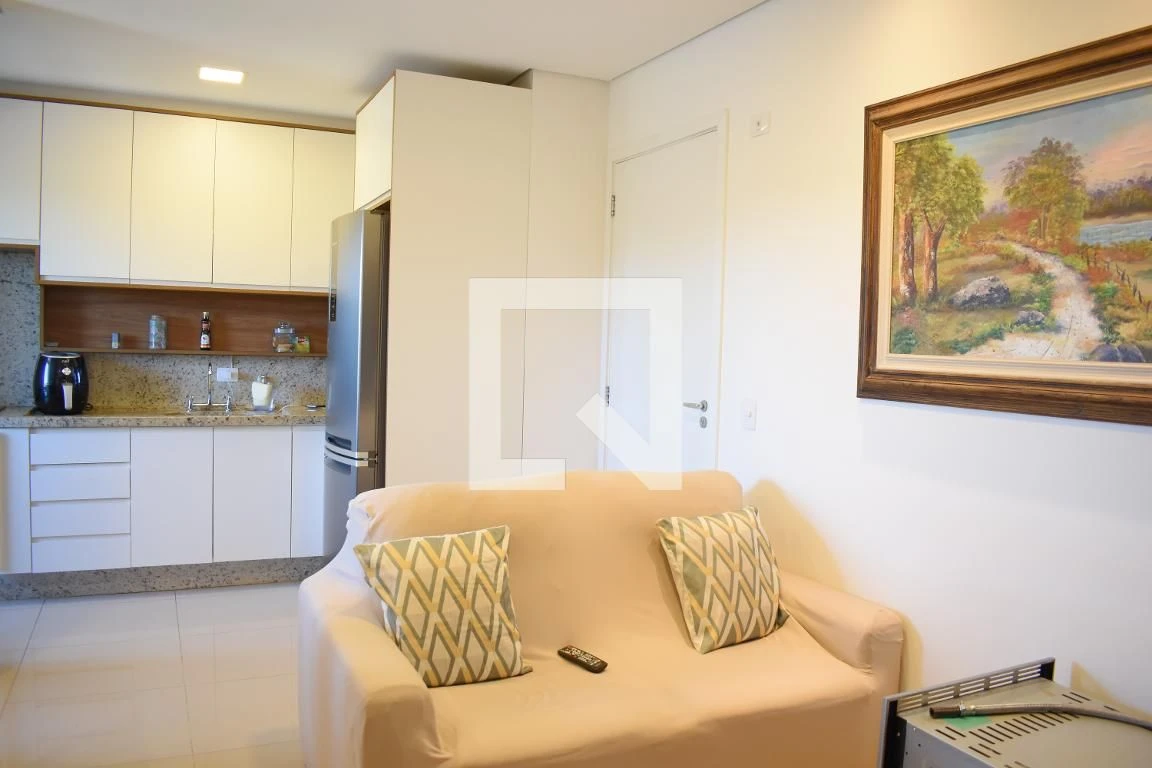 2-bedroom apartment with a washing machine in Curitiba