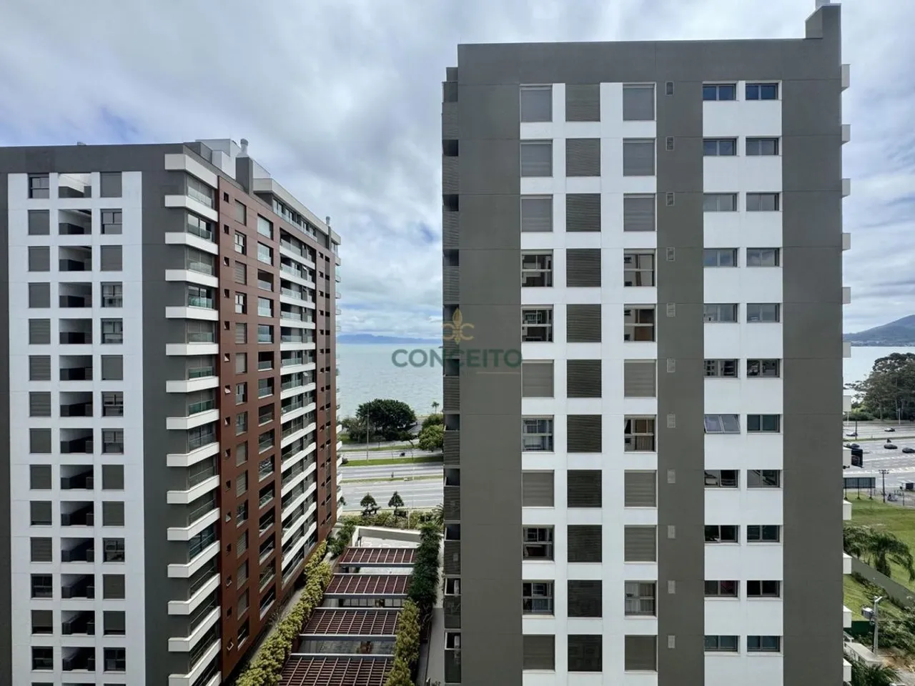Furnished apartment, 94 m², with a water view — photo 16