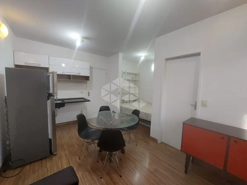 Apartamento tipo kitnet amueblado de 20 m² con cocina abierta — photo 10