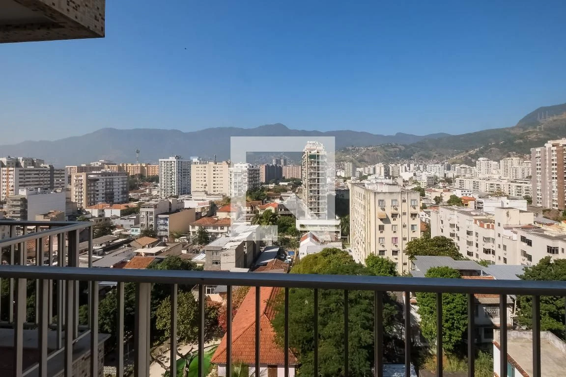 3-bedroom apartment with a mountain view in Rio de Janeiro — photo 12