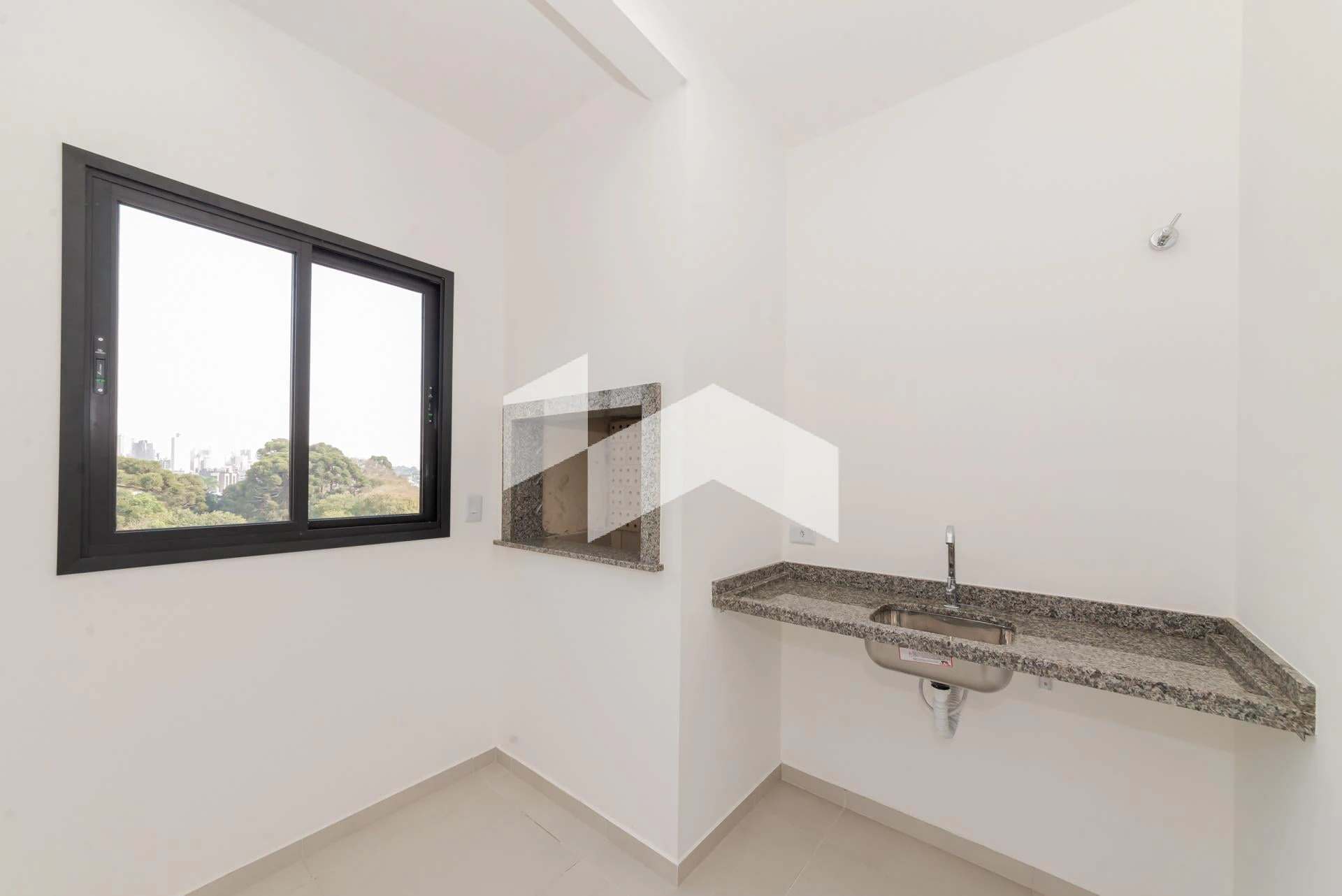 One-bedroom apartment with a private BBQ — photo 14