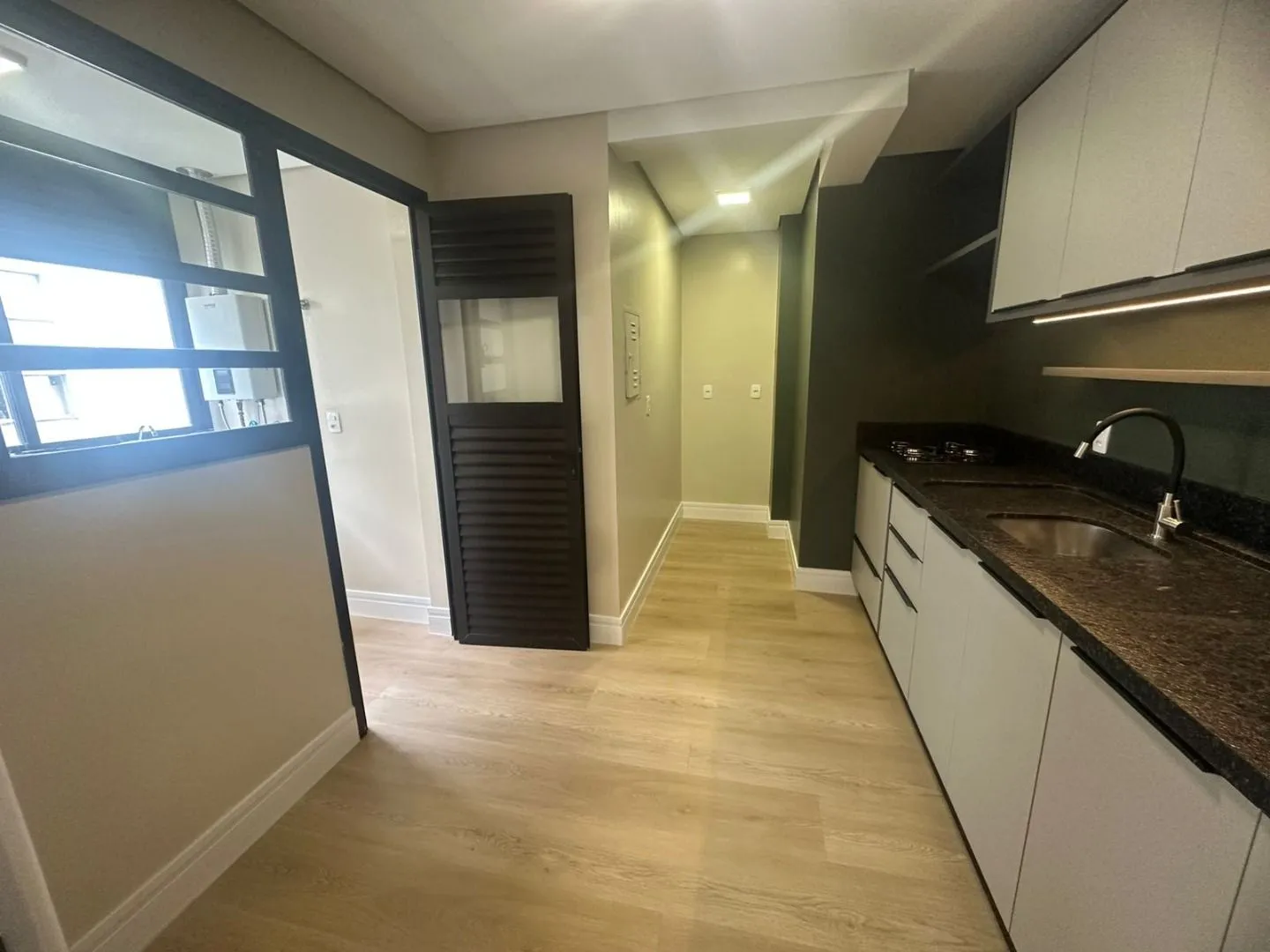 2-bedroom apartment with a water view in Florianópolis — photo 7