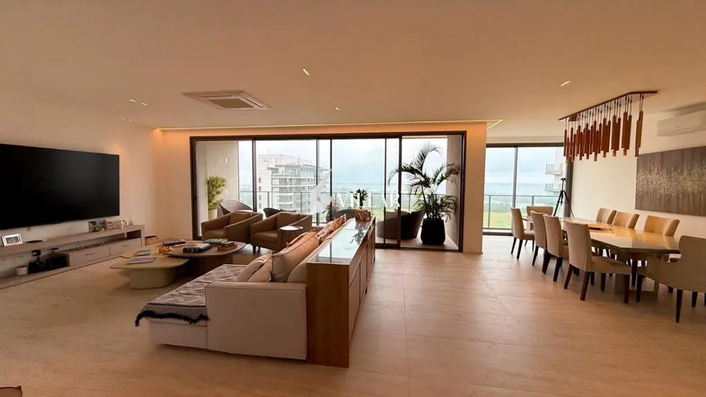 3-bedroom apartment with a water view in Rio de Janeiro — photo 28