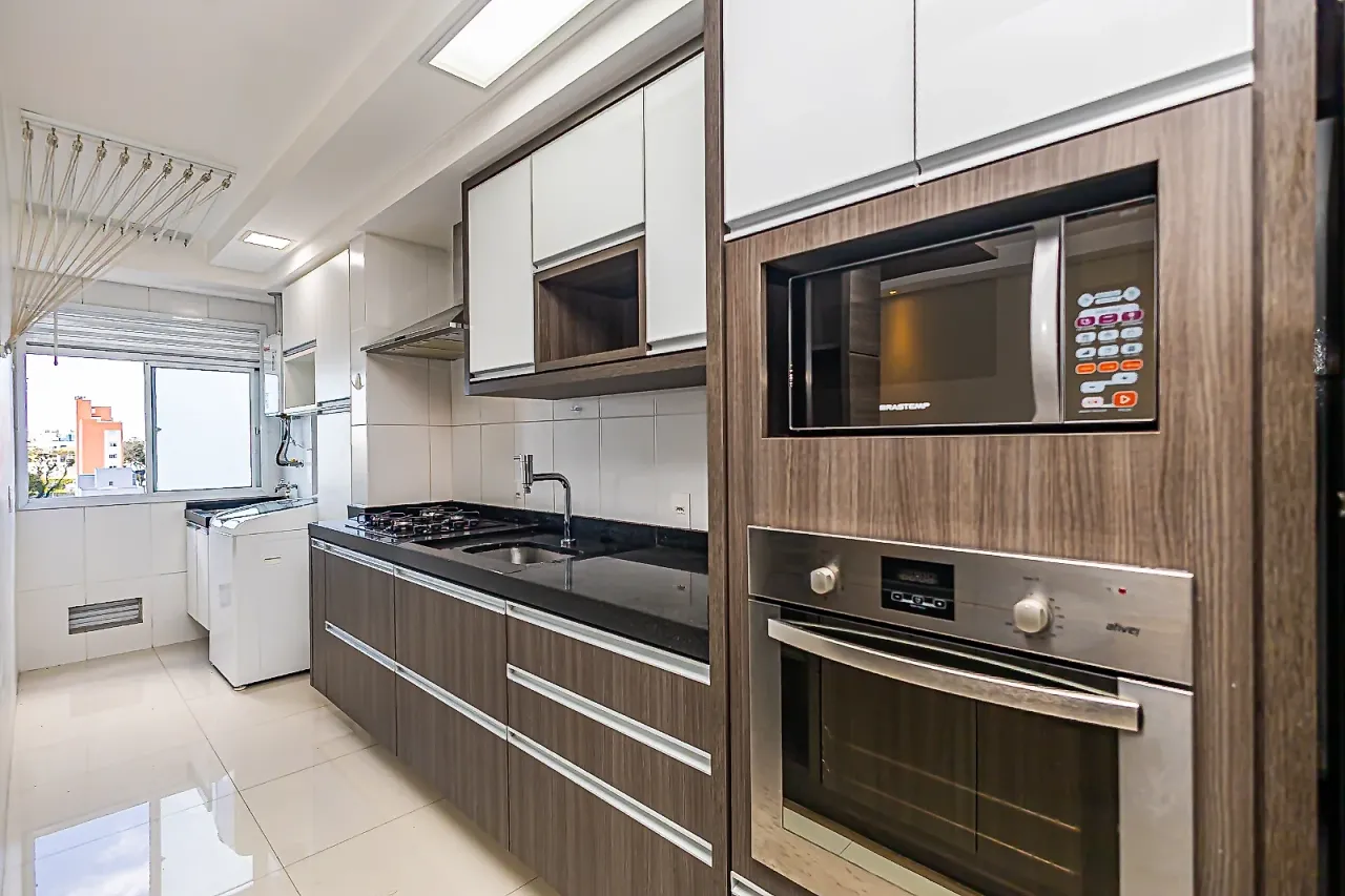 2-bedroom apartment with an open-plan kitchen — photo 10