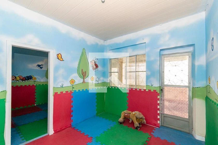 Furnished house with 5 bedrooms and 560 m² — photo 38