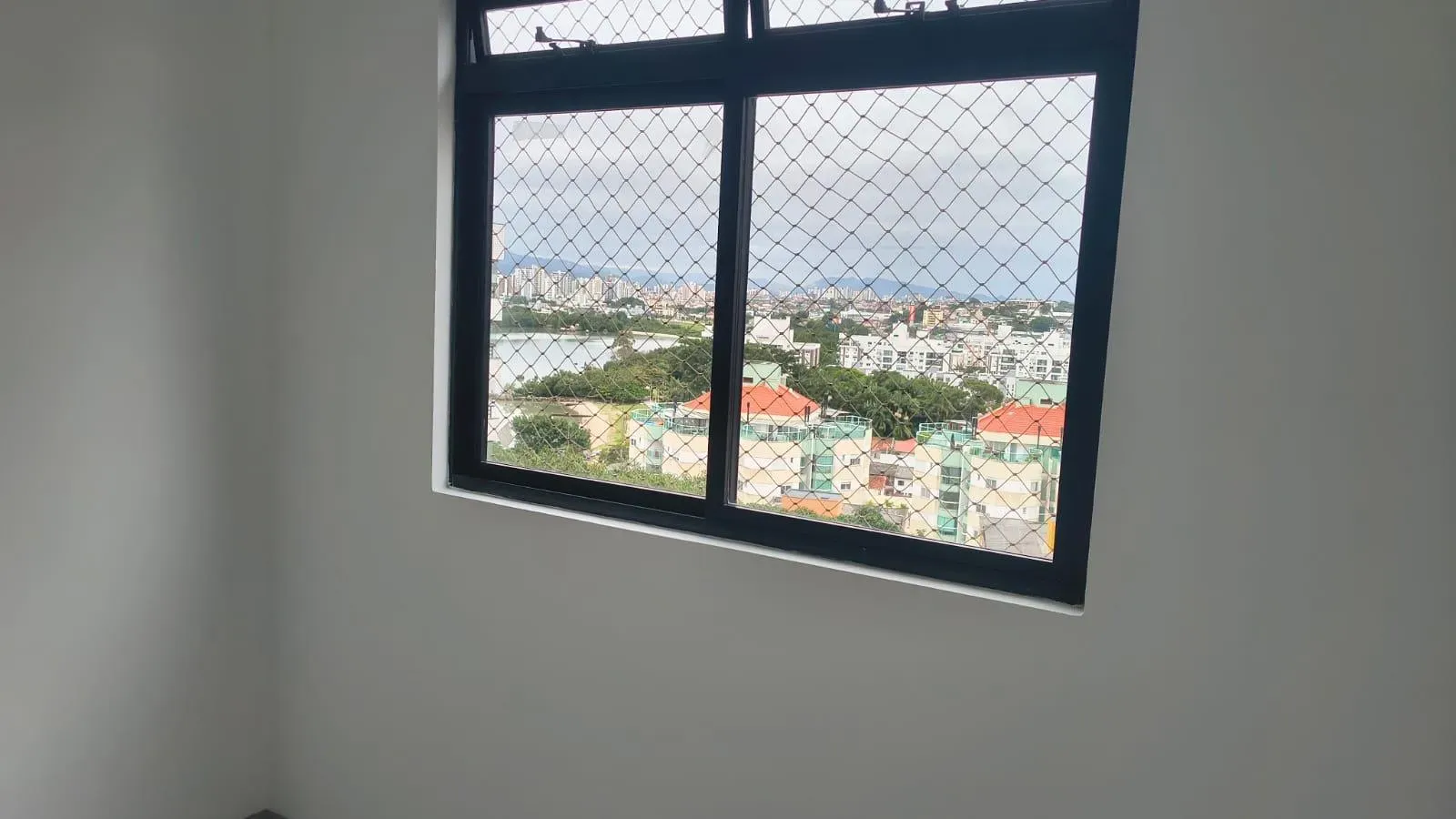Apartment with balcony barbecue, 104 m² — photo 12