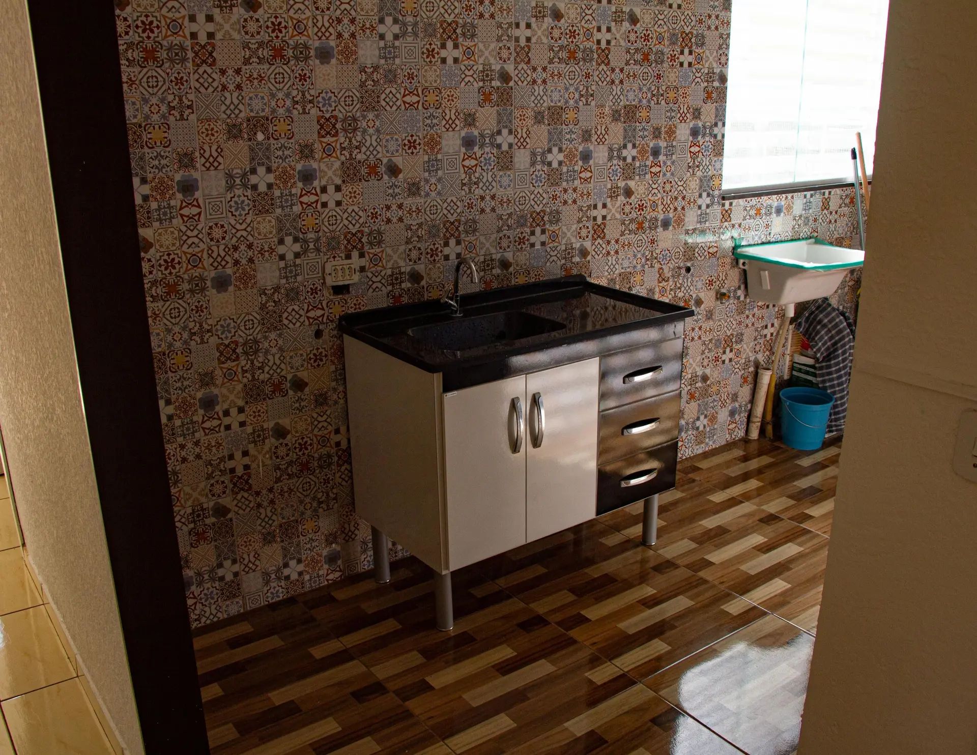 Unfurnished apartment with 2 bedrooms and 1 bathroom