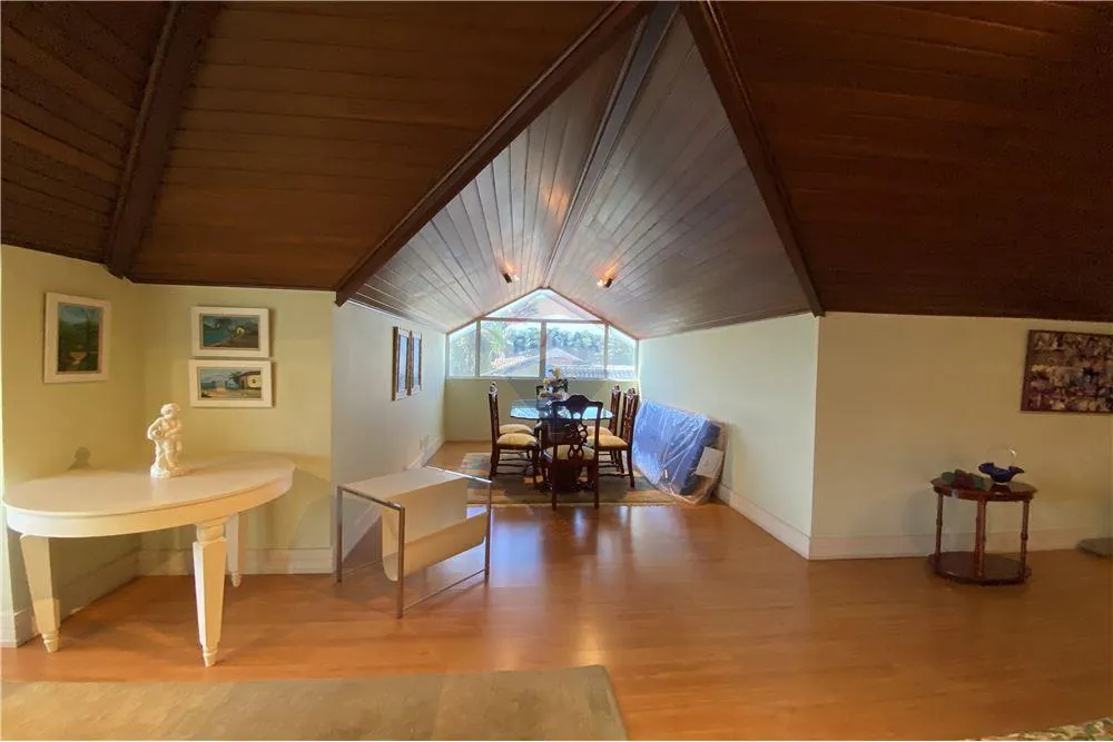 Furnished house with 4 bedrooms and 508 m² — photo 32