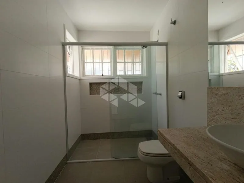 Furnished house, 222 m², with a bathtub — photo 38
