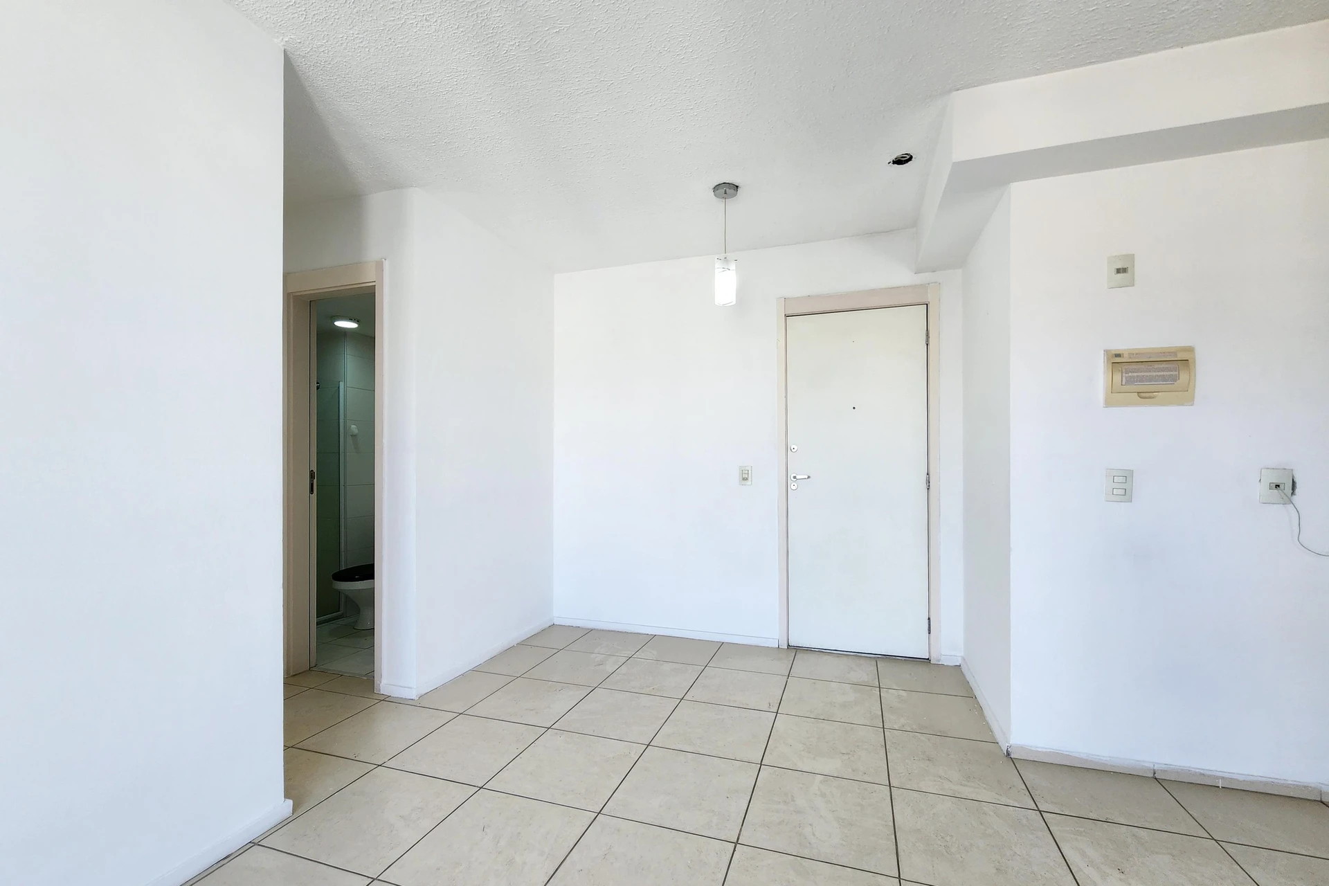 2-bedroom apartment in a building with a gym — photo 21