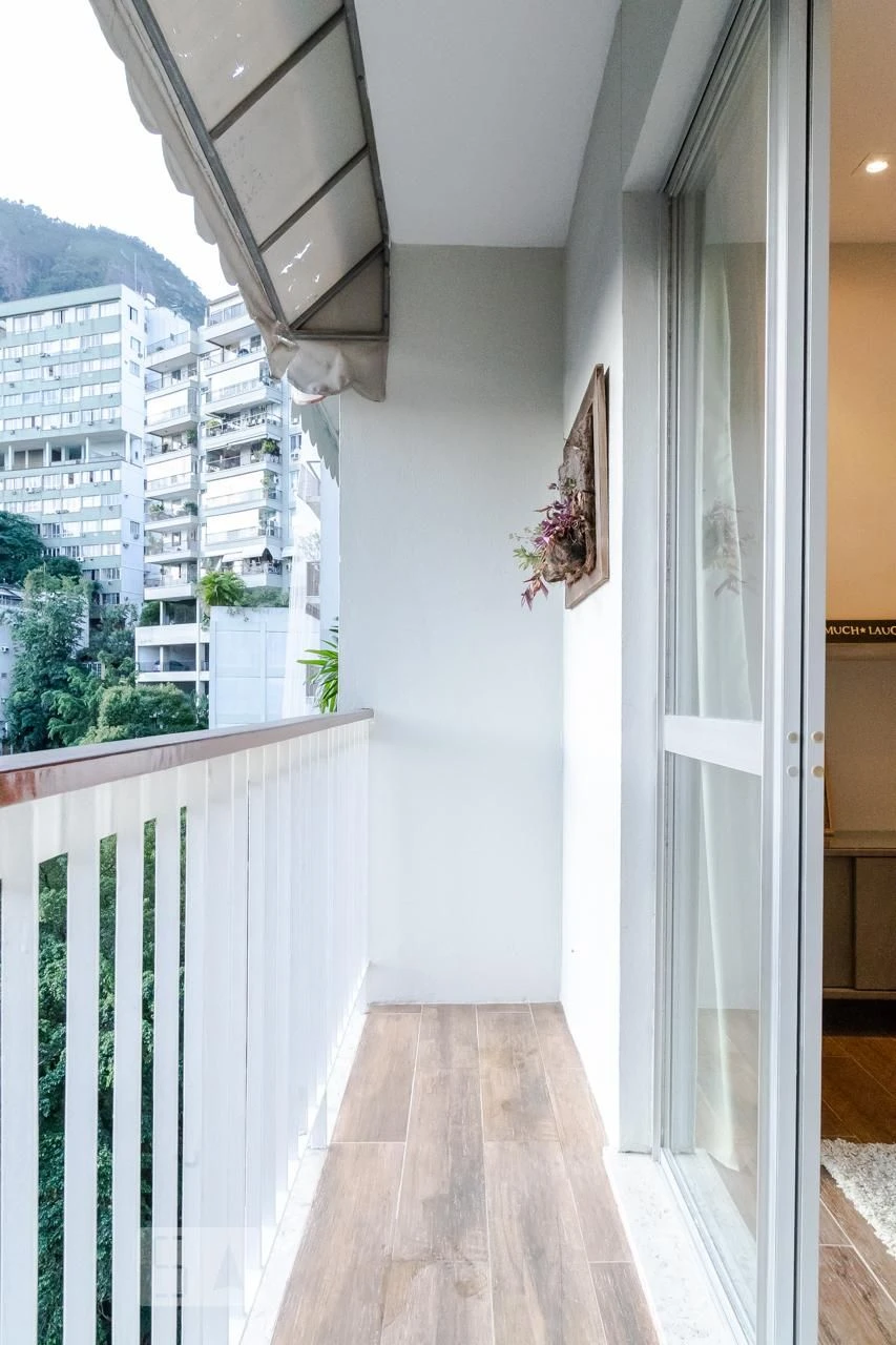 Furnished 2-bedroom apartment with a glassed-in balcony — photo 69