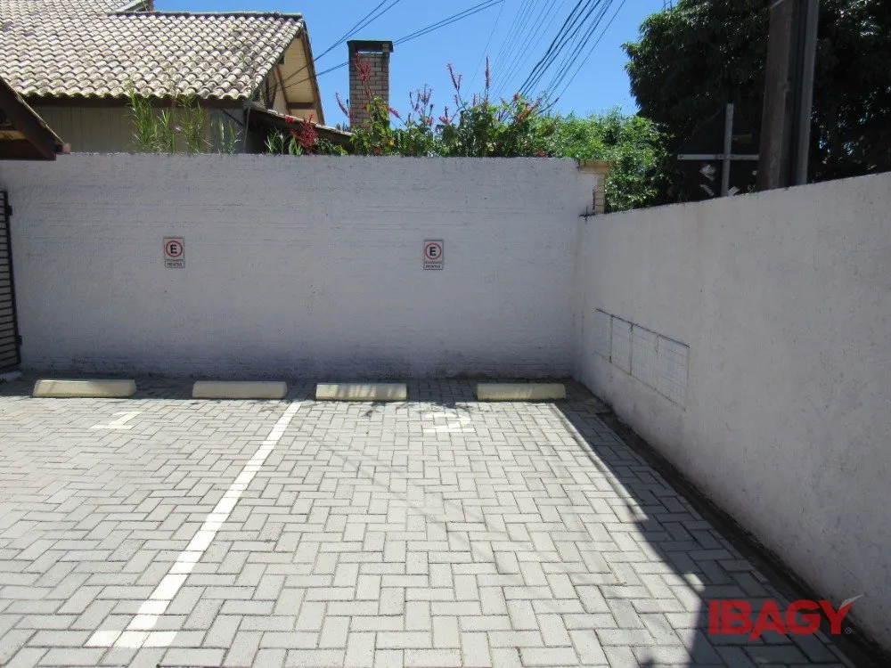 One-bedroom, 36 m² apartment in Florianópolis — photo 4
