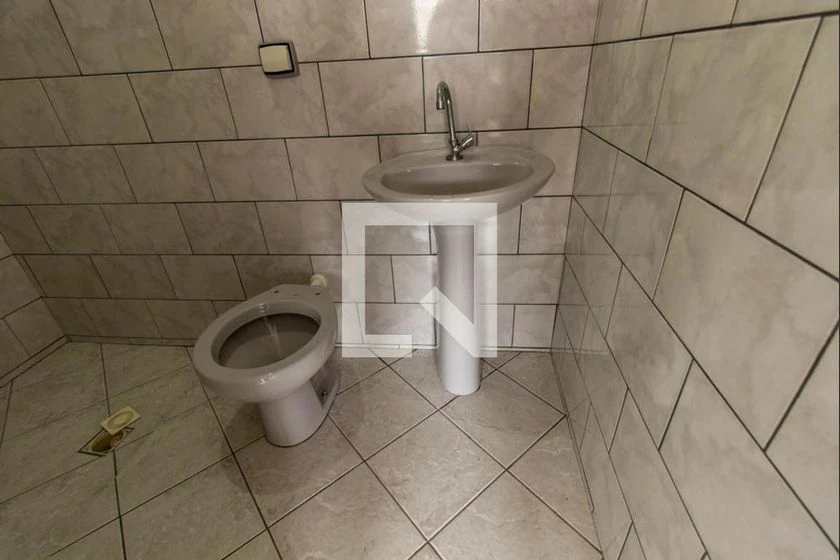 Unfurnished studio rental with 1 bedroom and private kitchen — photo 8