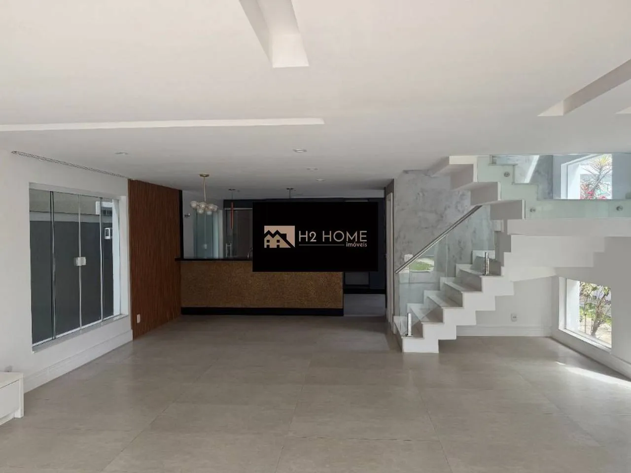 290 m² house with 4 bedrooms and 4 parking spots — photo 9