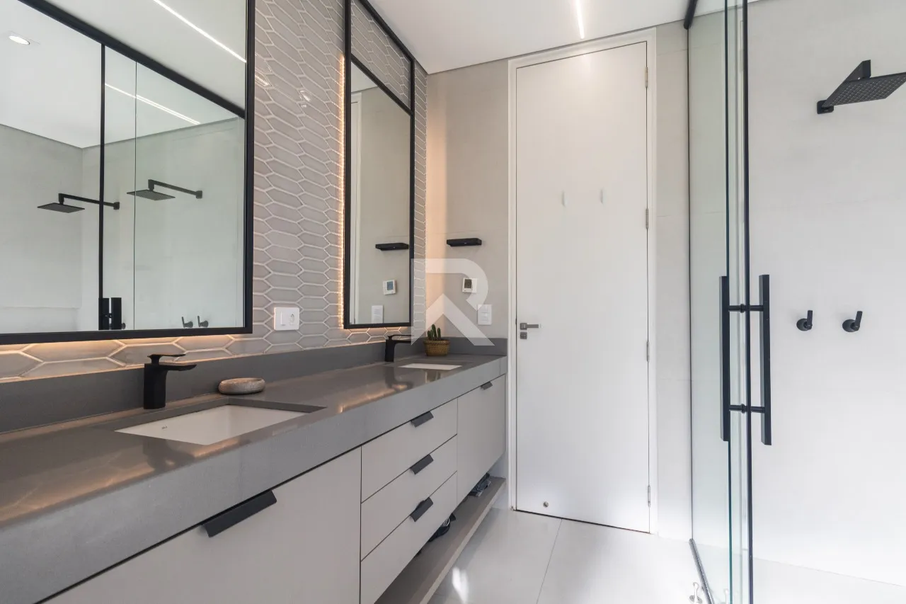 House with open-plan kitchen and 400 m², 4 bedrooms — photo 28